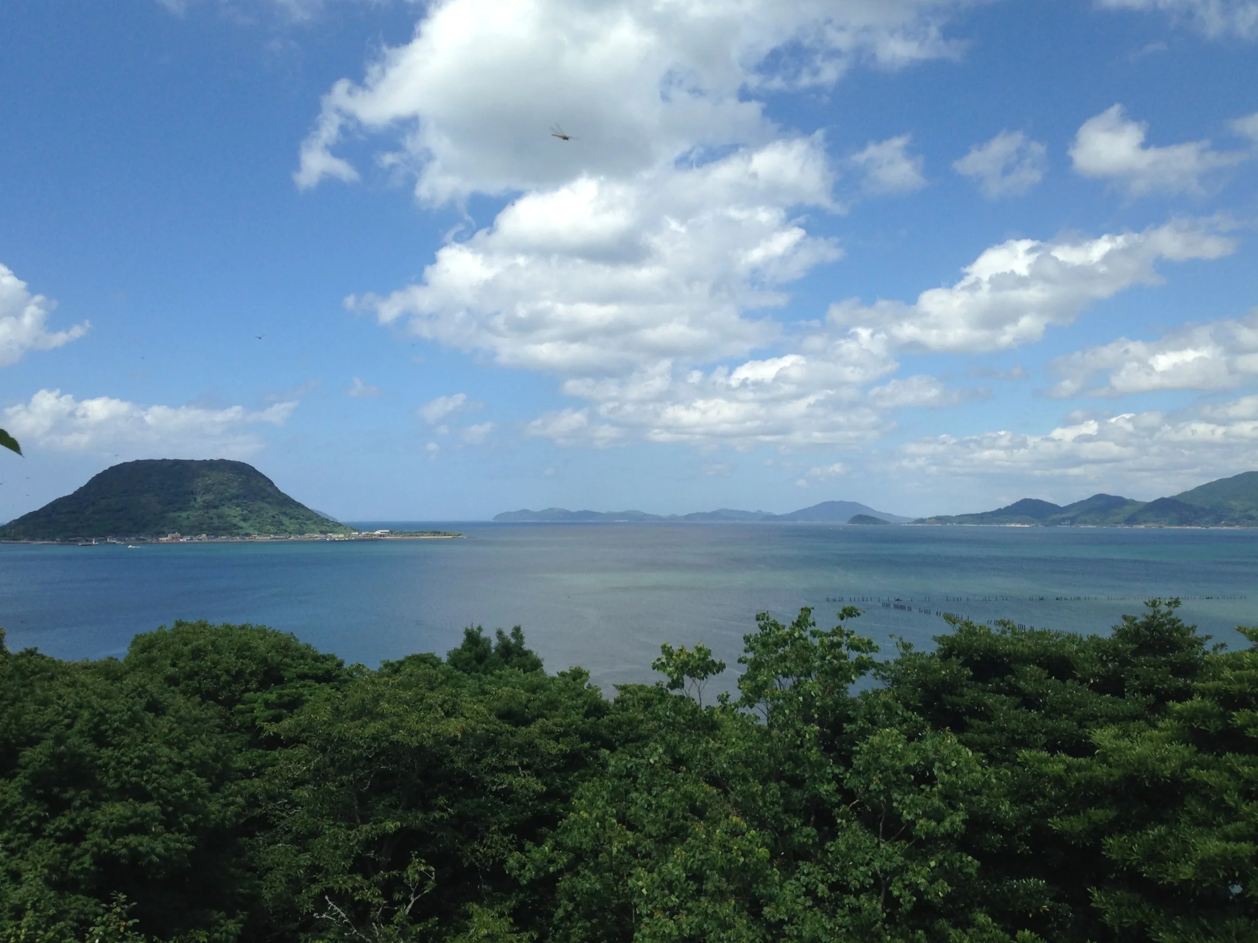 從唐津城址舞鶴公園眺望高島與唐津灣