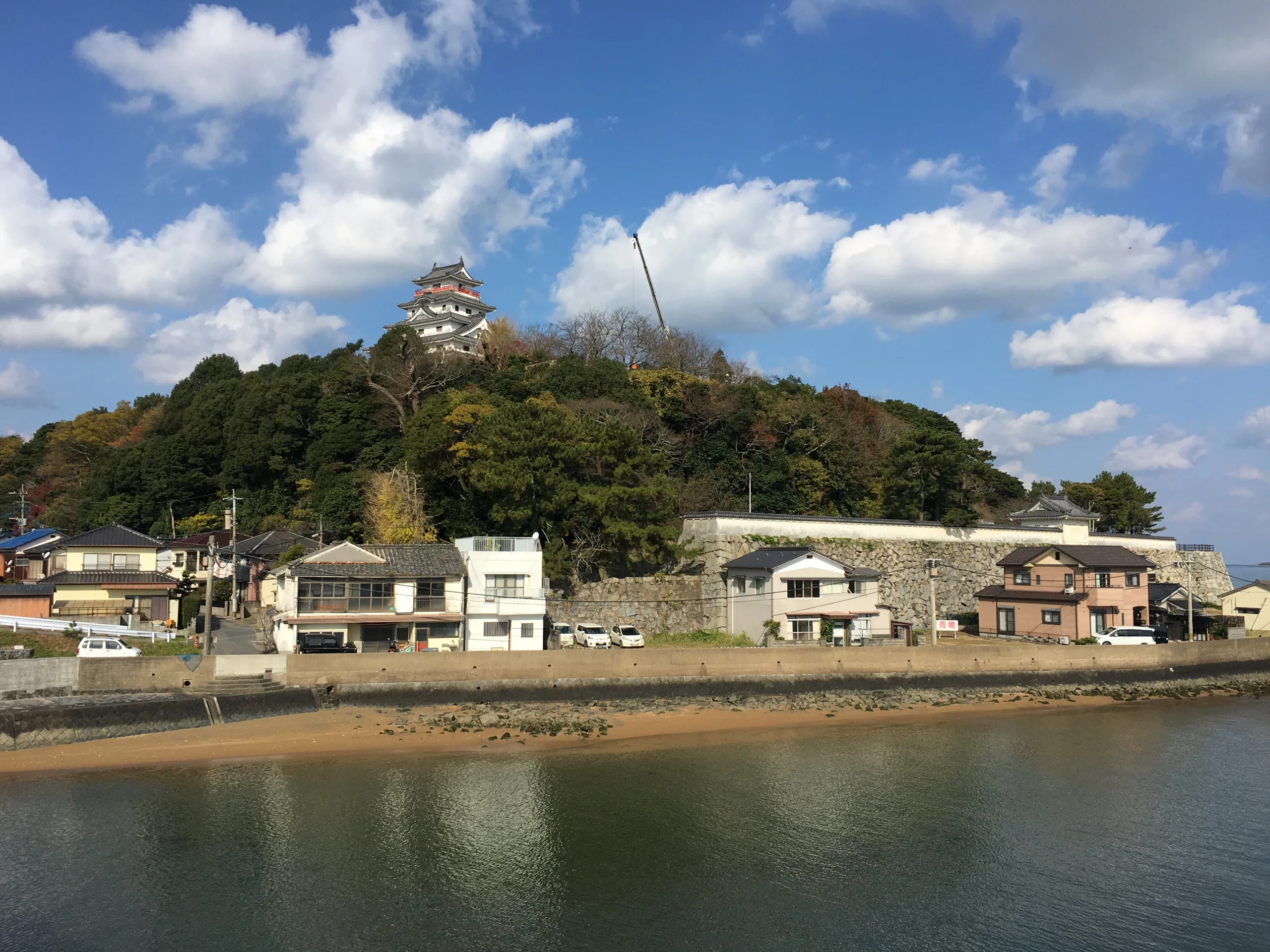 松浦川對岸望向唐津城天守