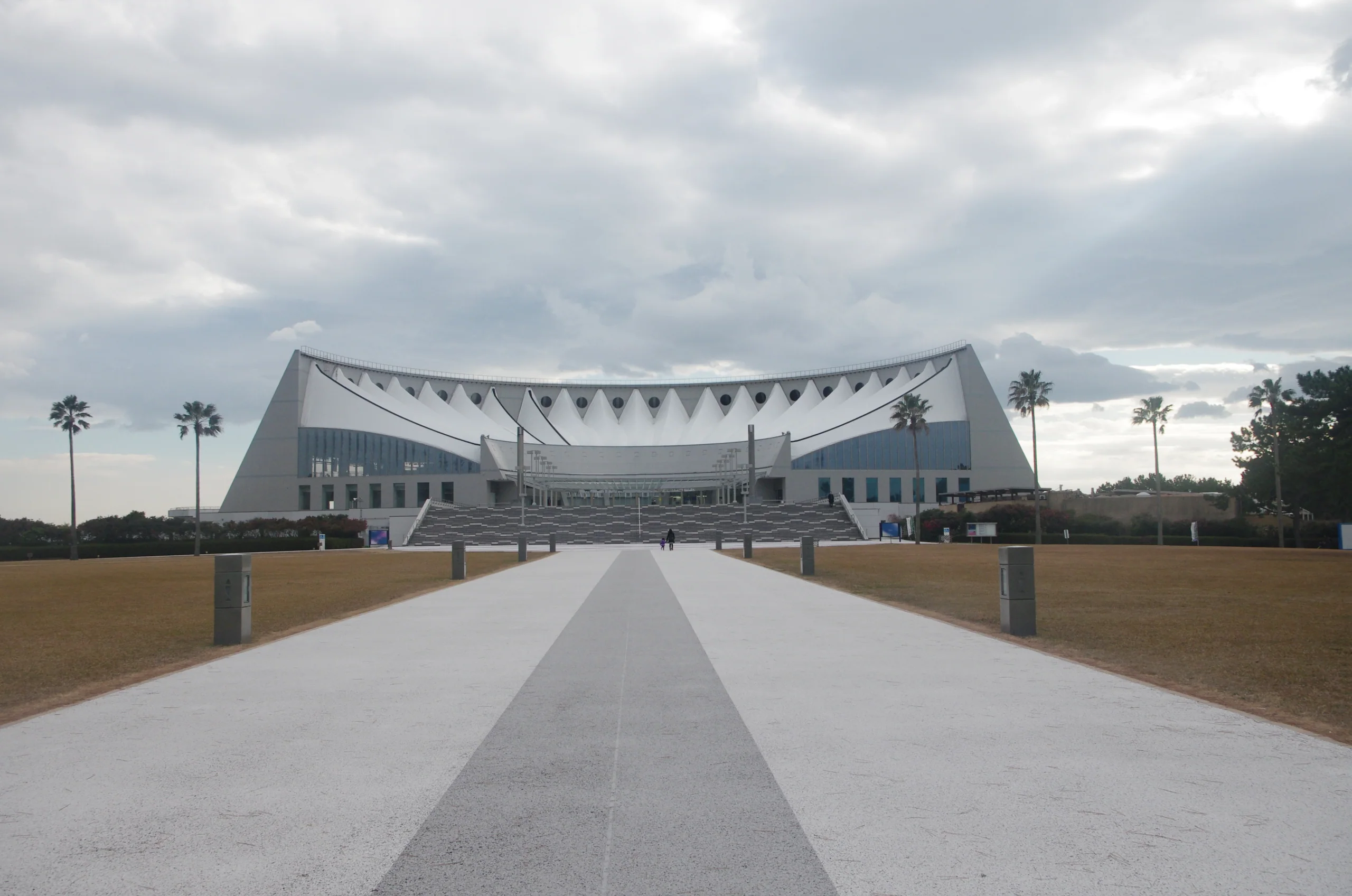 從海之中道海濱公園望向Marine World水族館
