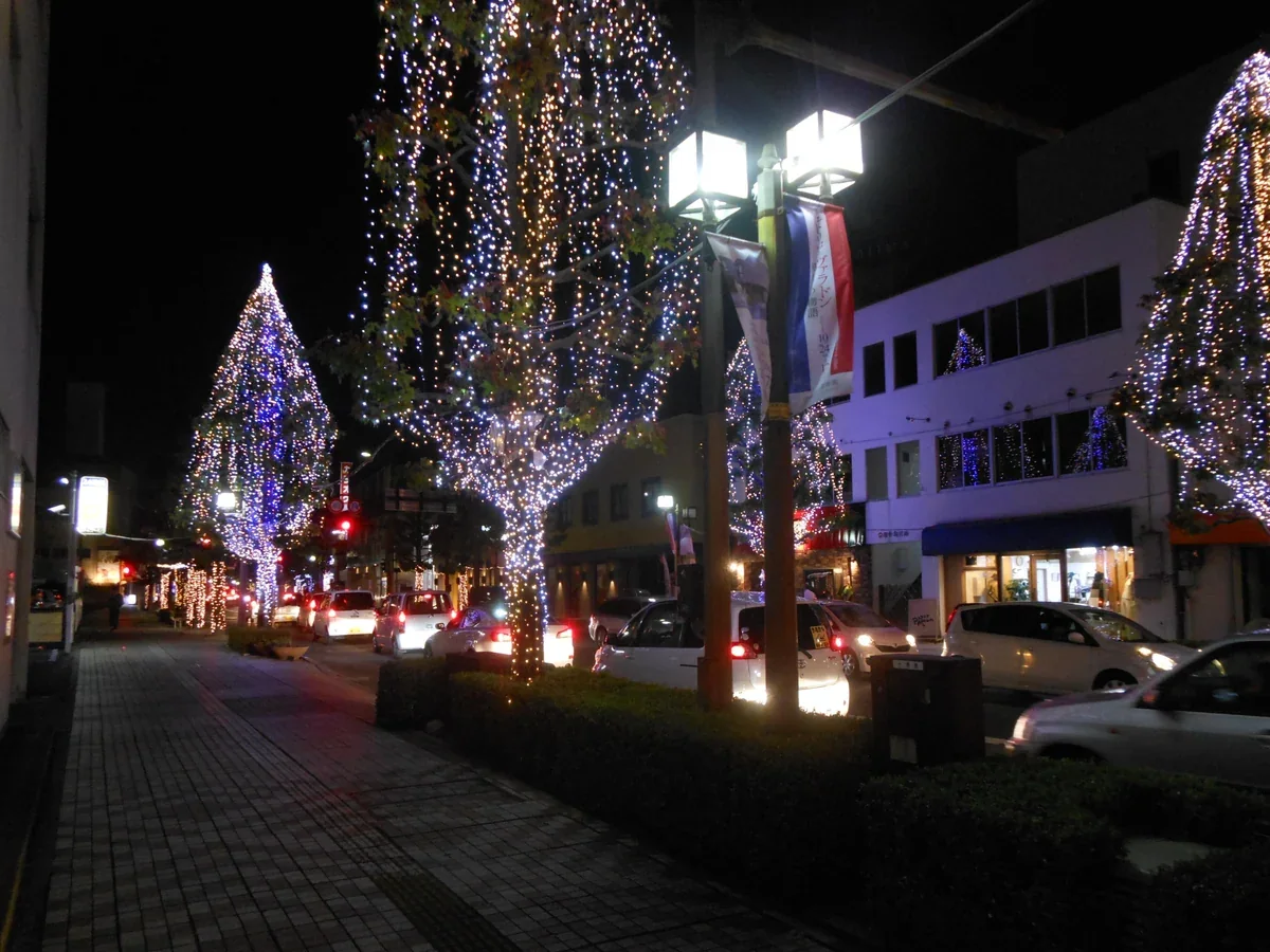 2015年佐賀 Light Fantasy 燈飾與八幡小路路口旁的中央大通